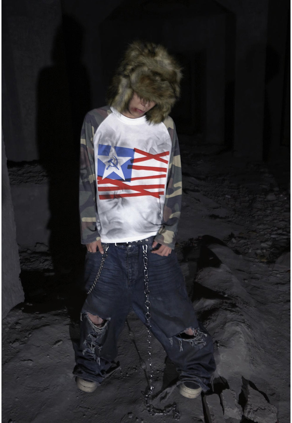 [99CLUB] Distressed Graphic Raglan Long Sleeve