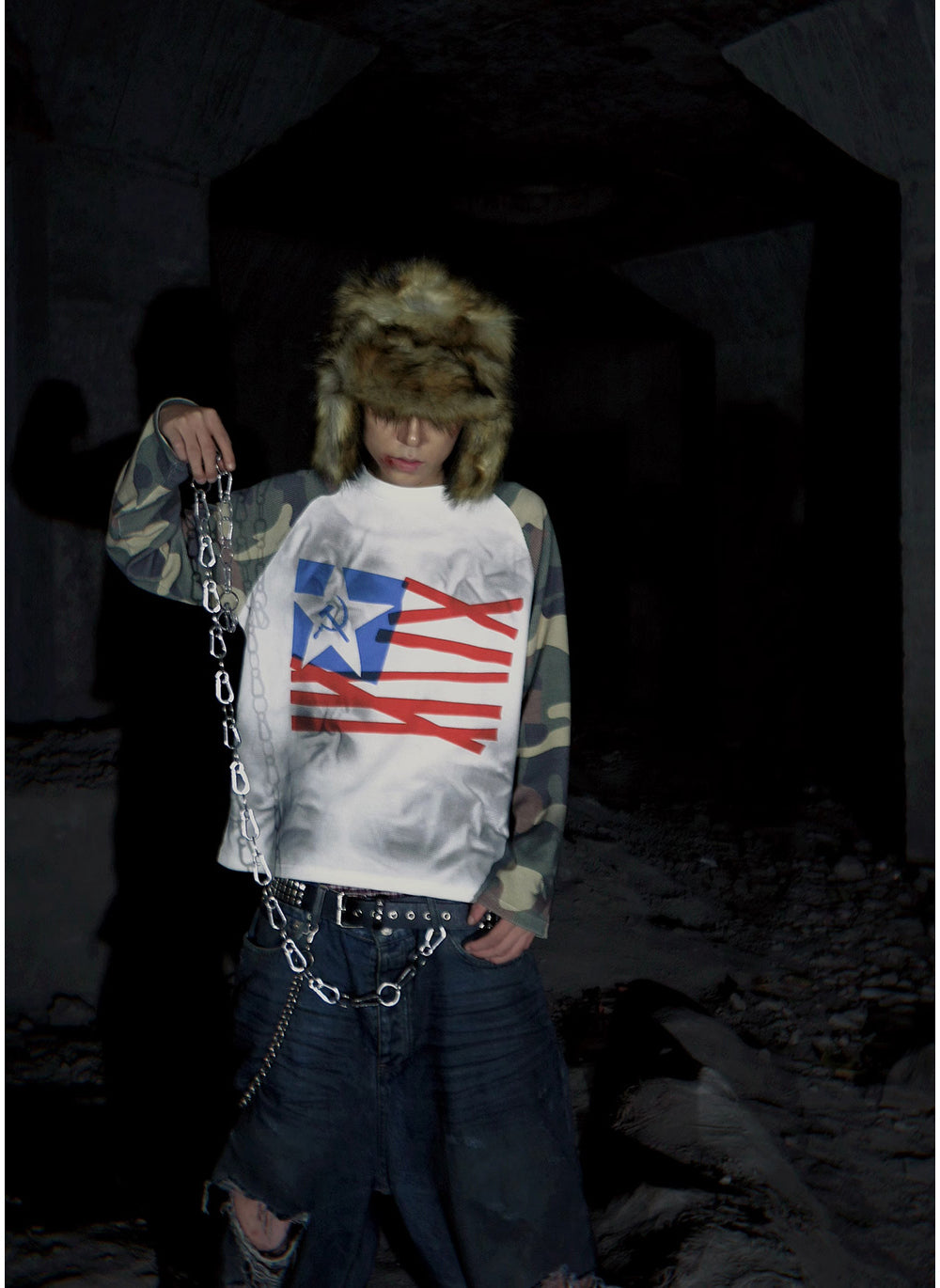 [99CLUB] Distressed Graphic Raglan Long Sleeve