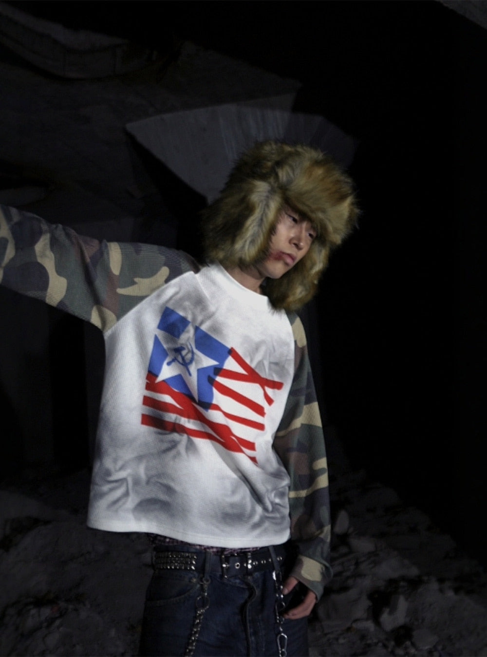 [99CLUB] Distressed Graphic Raglan Long Sleeve