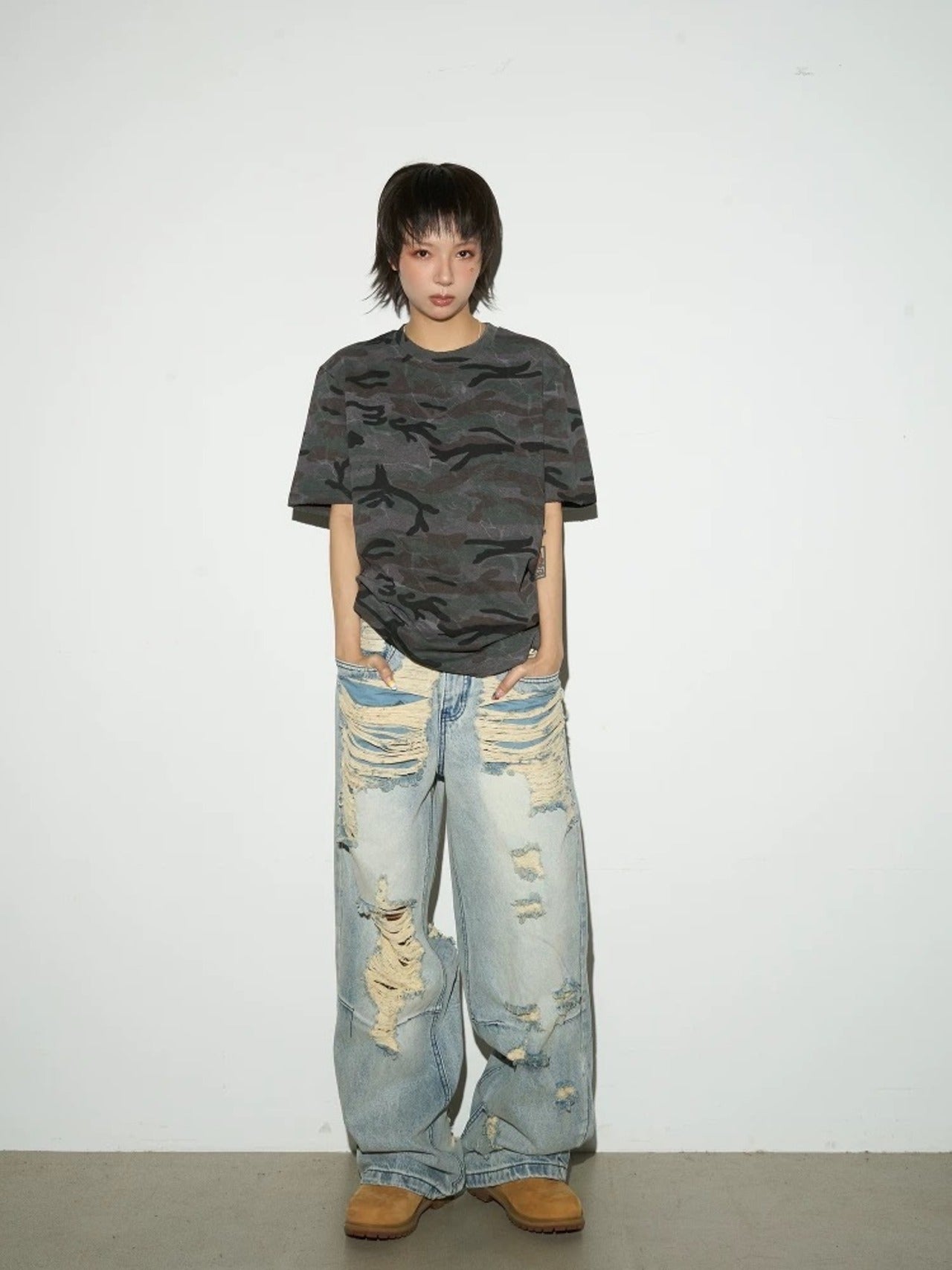 Damage-Washed Wide Jeans FB4786