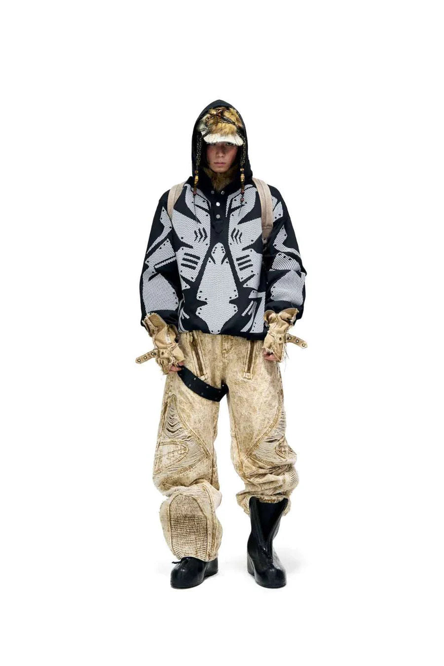 Destroyed apricot baggy jeans