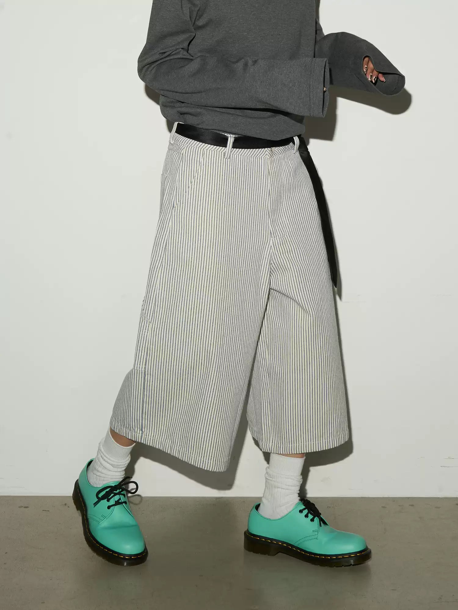 Balloon silhouette stripe shorts