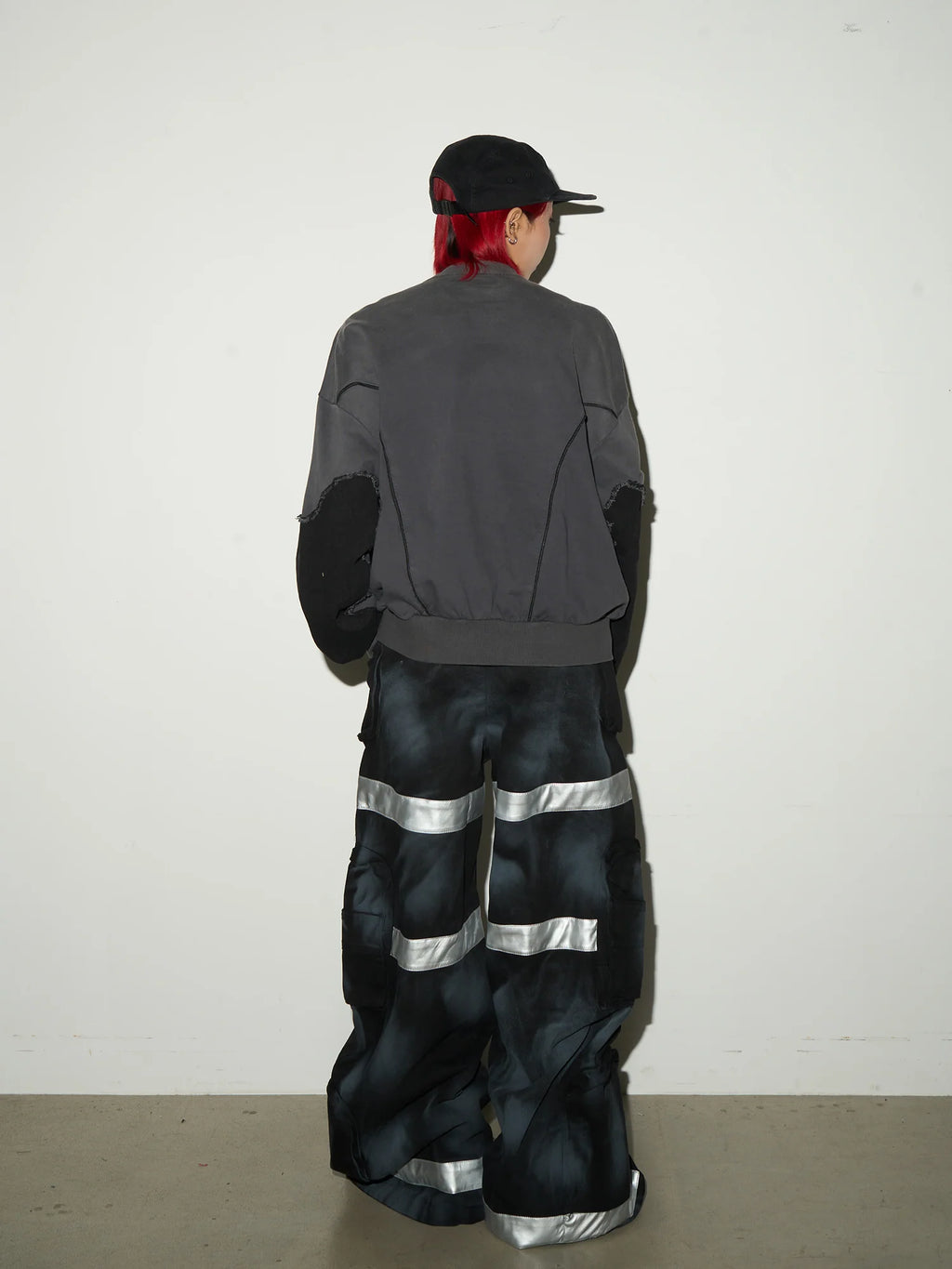 Distresed contrast sweat