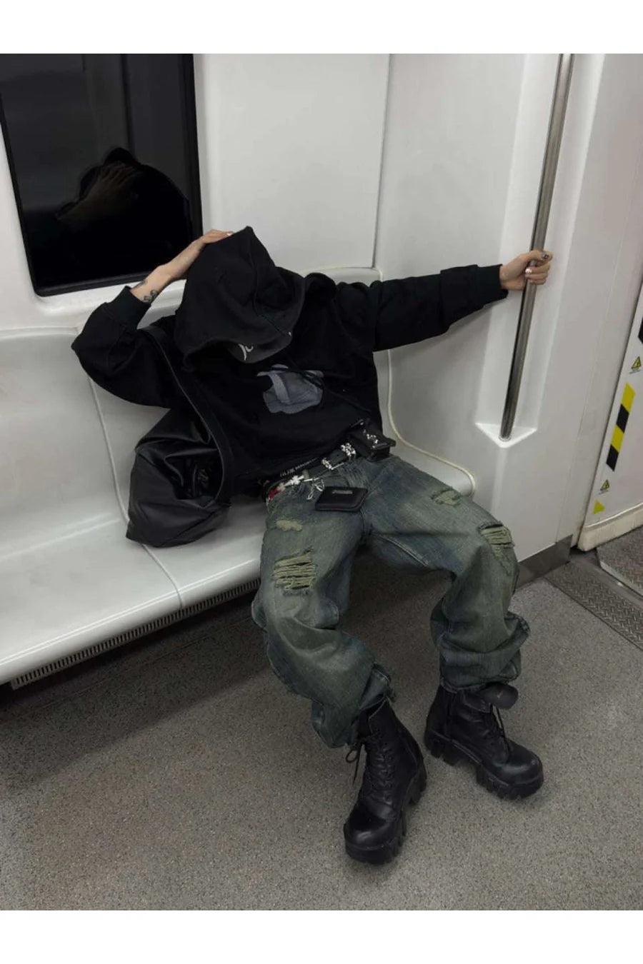 Wave Pattern Curved Blade Denim Pants