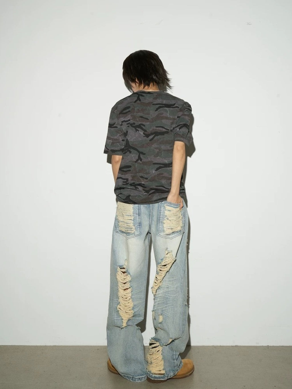 Damage-Washed Wide Jeans FB4786