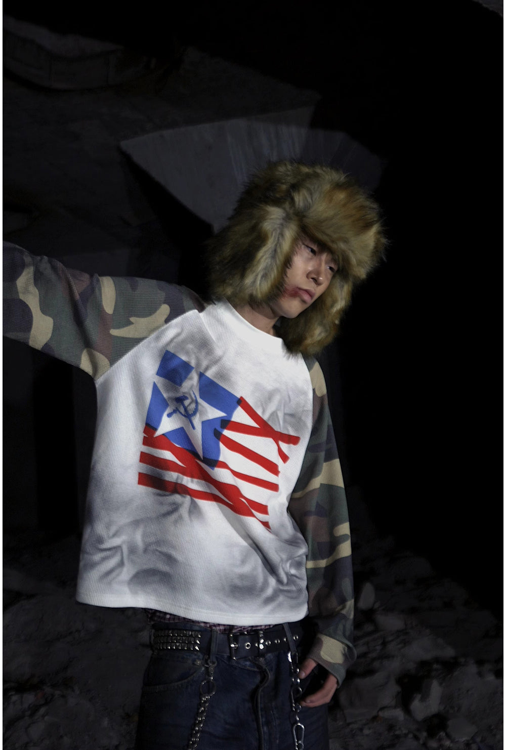 [99CLUB] Distressed Graphic Raglan Long Sleeve